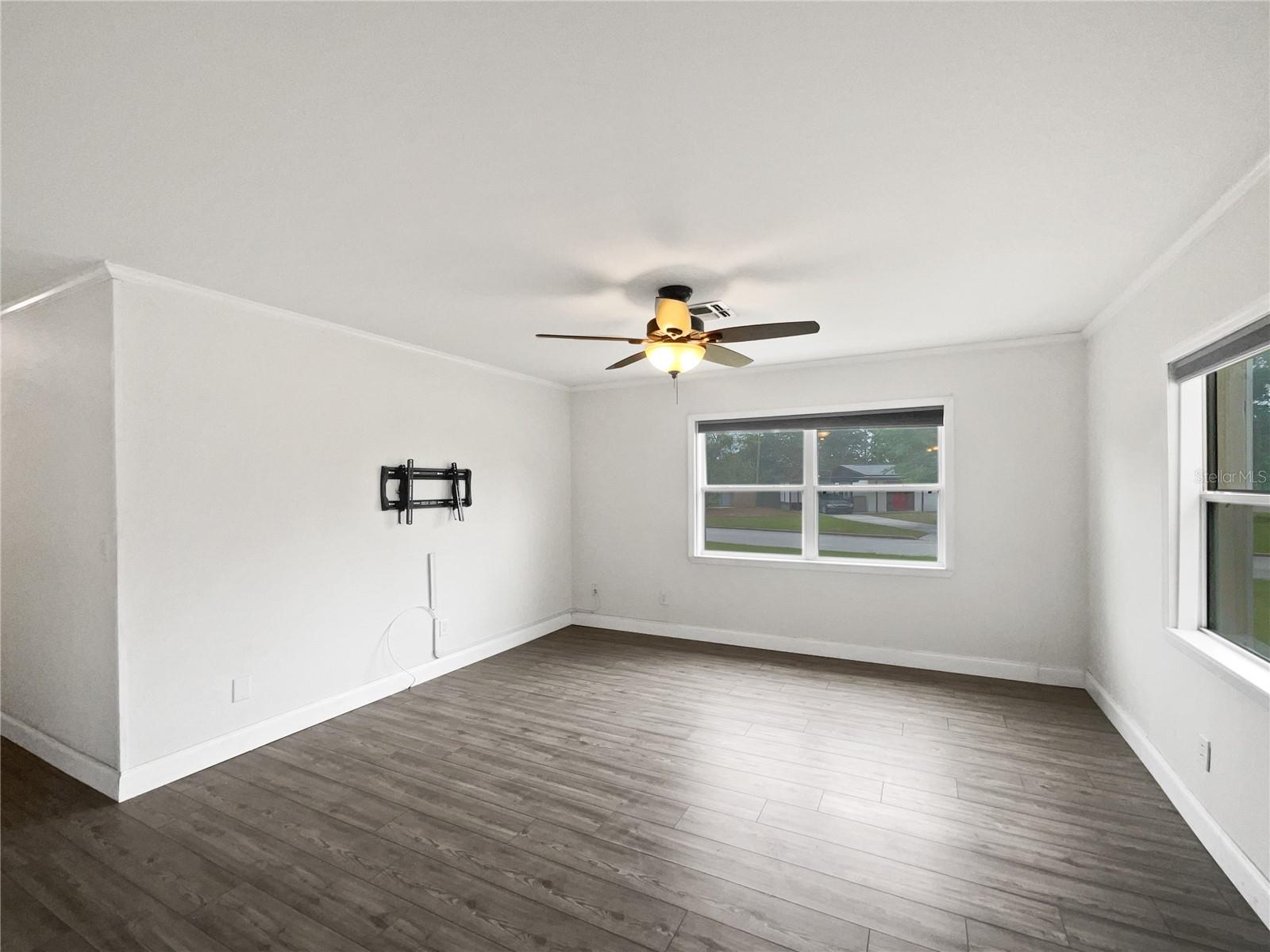 Image 3 of 20 For 224 Briar Cliff Drive