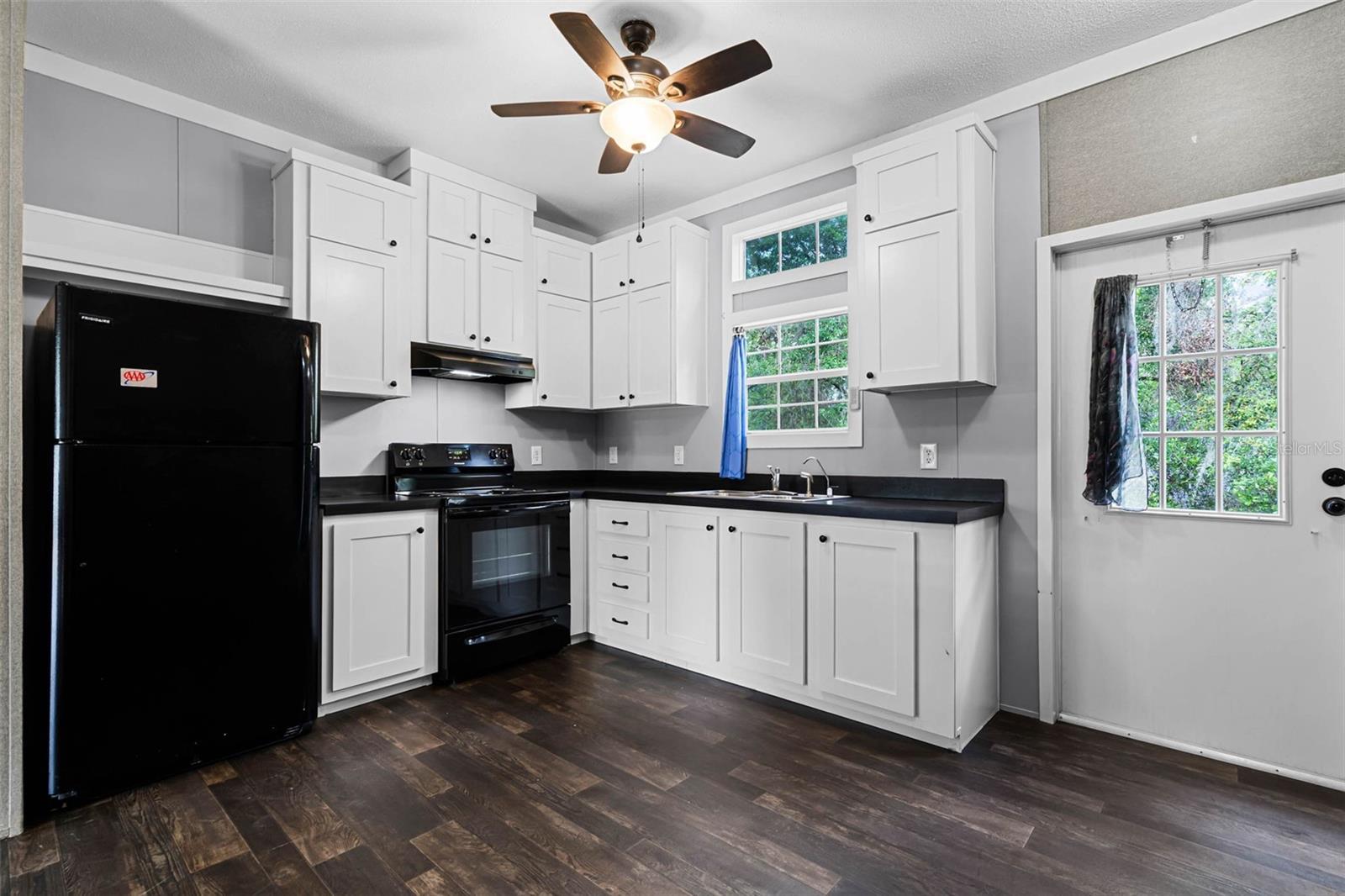 Image 10 of 29 For 9153 Garetta Avenue