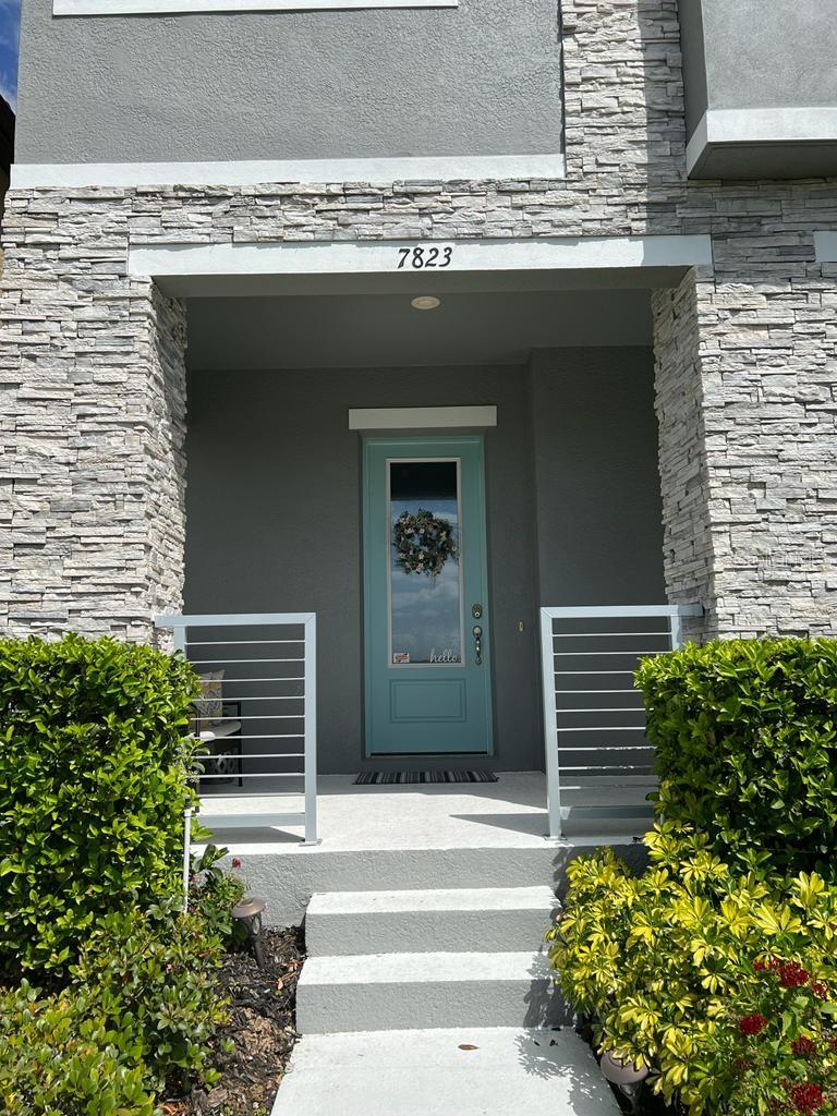 Image 3 of 33 For 7823 Summerlake Groves Street