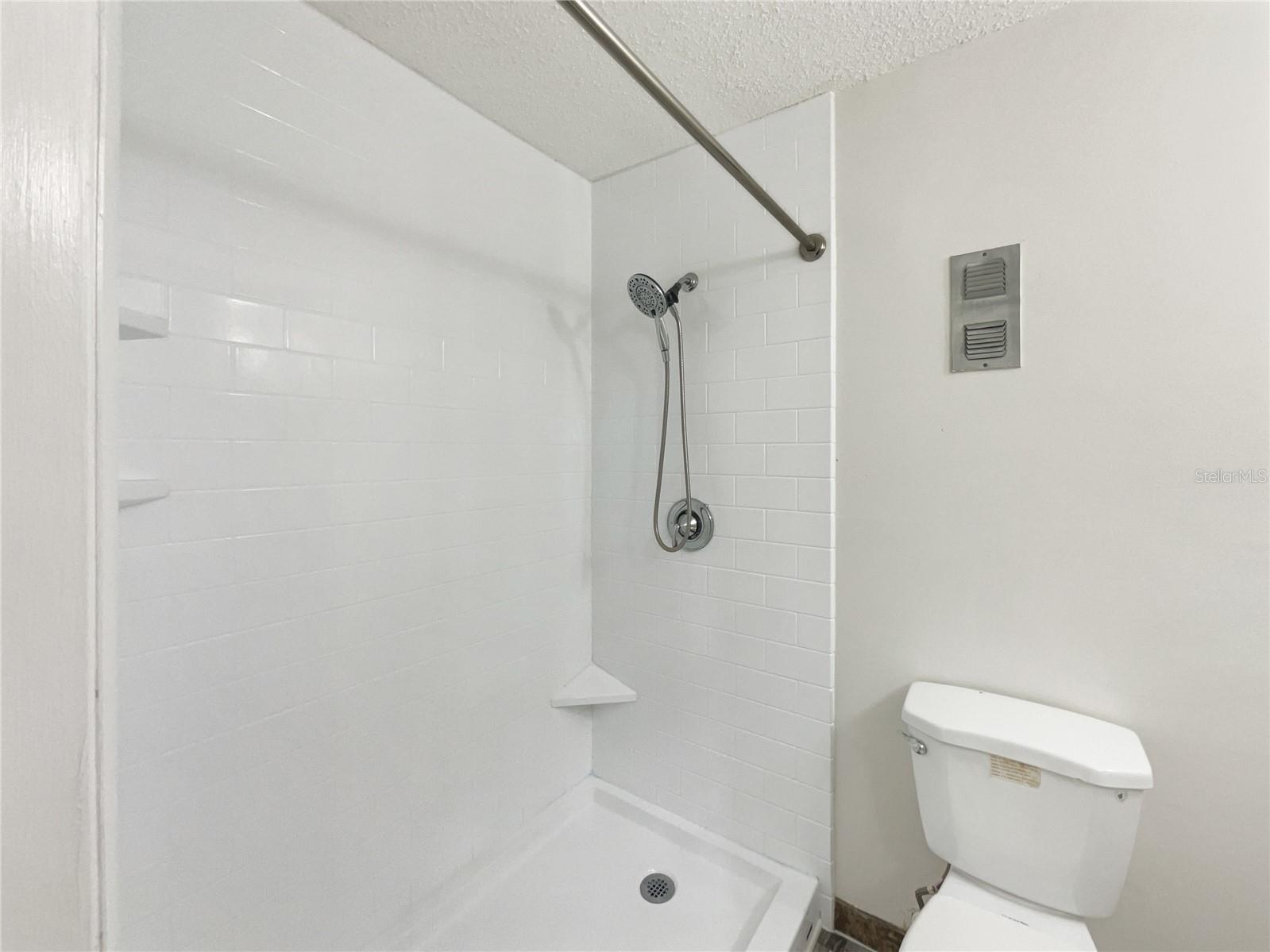 Image 17 of 21 For 524 Orange Drive 22