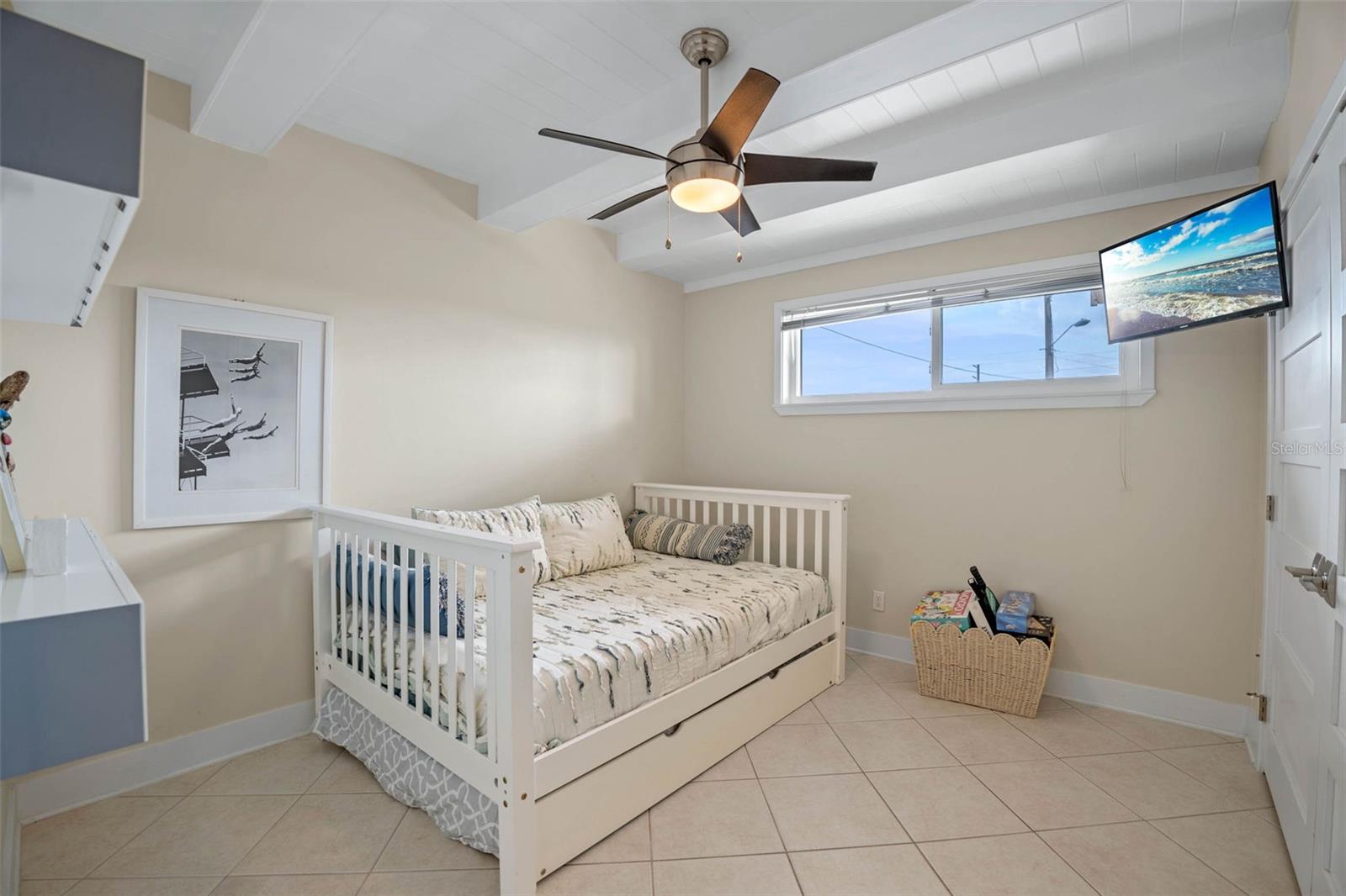 Image 23 of 45 For 4821 Saxon Drive B101