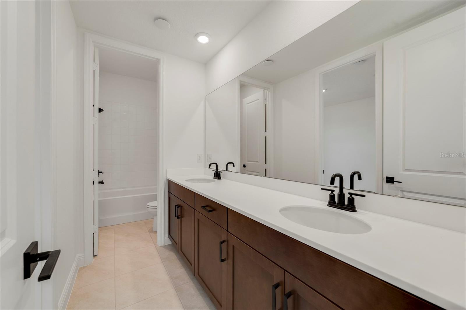 Image 19 of 21 For 3057 Water Clover Court