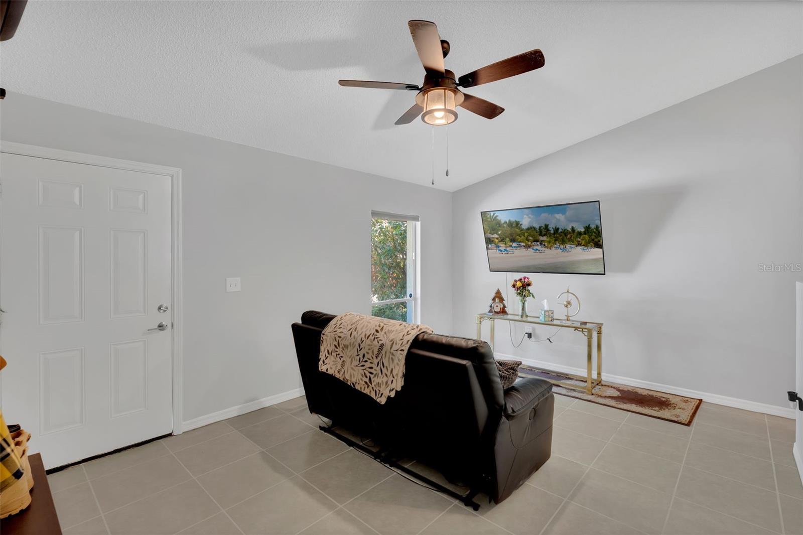 Image 5 of 15 For 1397 Candlewyck Drive