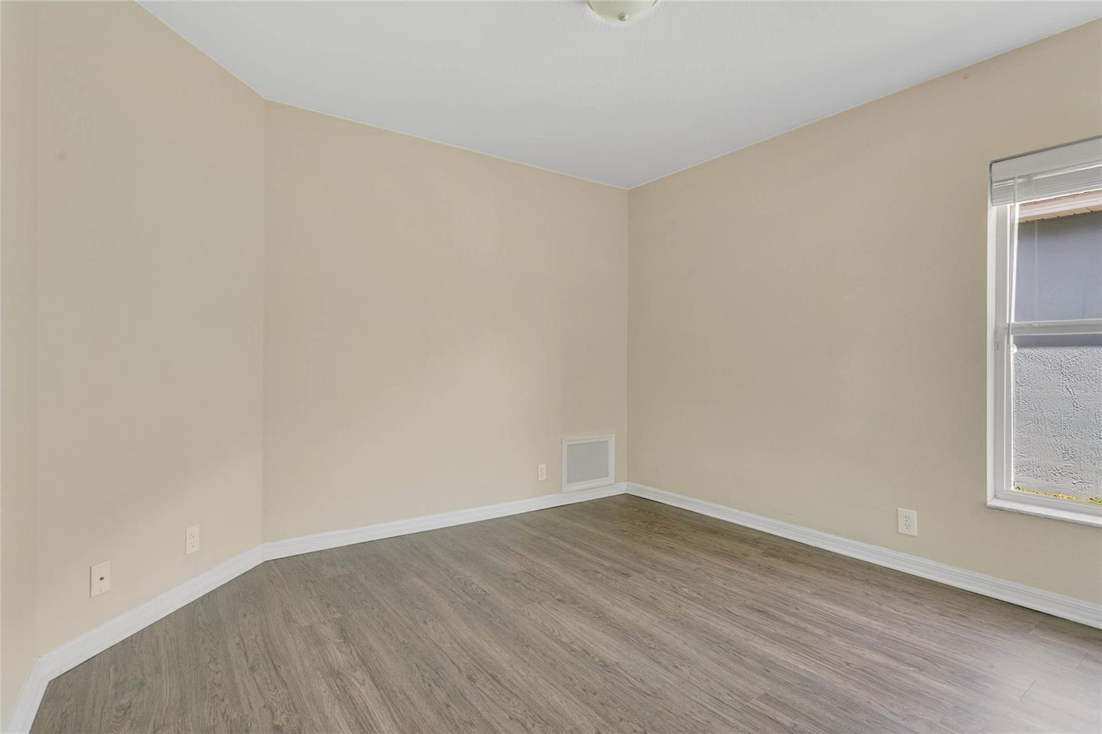 Image 17 of 29 For 758 Macon Drive