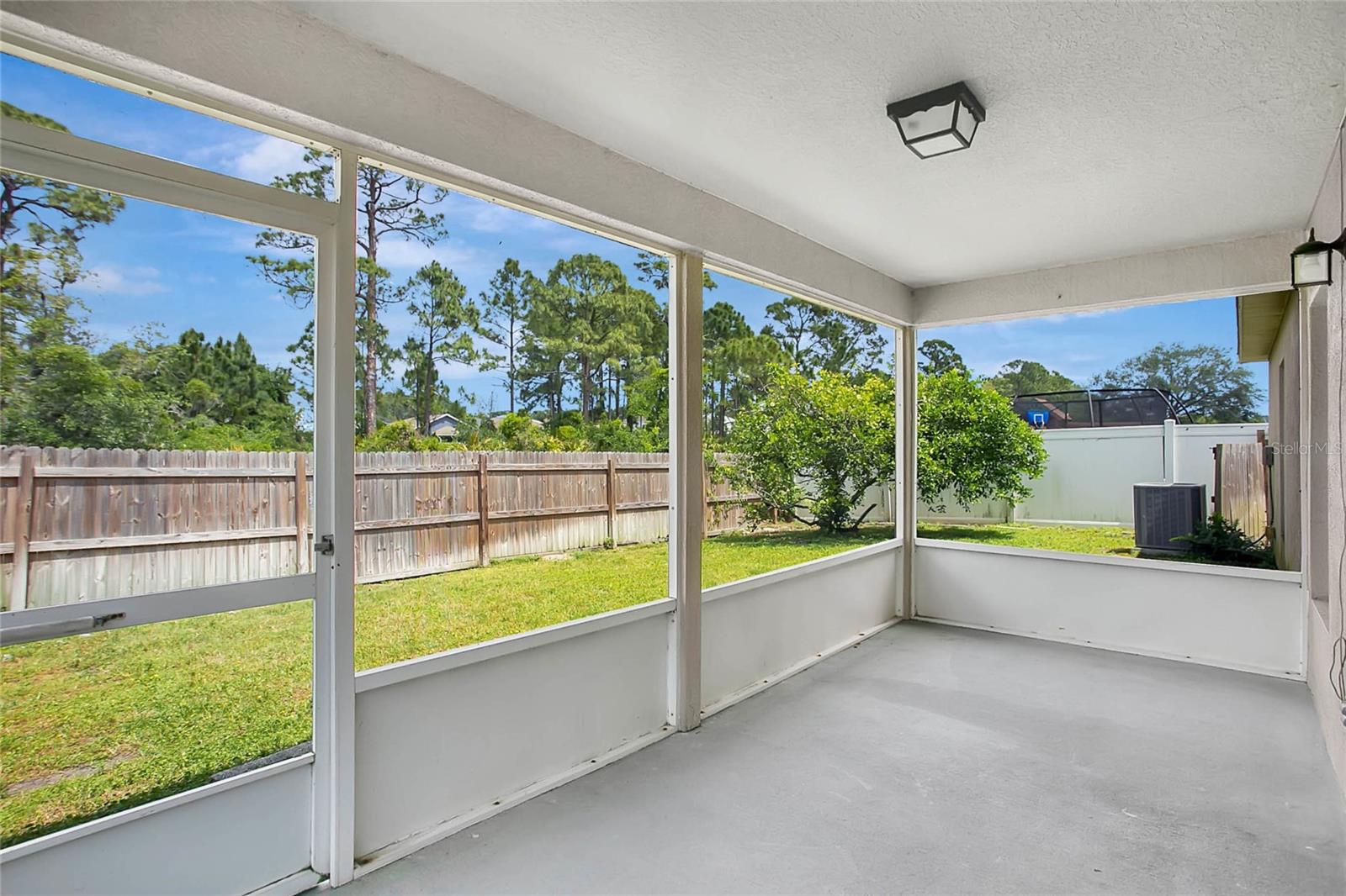 Image 19 of 29 For 758 Macon Drive