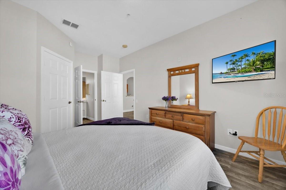 Image 10 of 26 For 8107 Coconut Palm Way 102