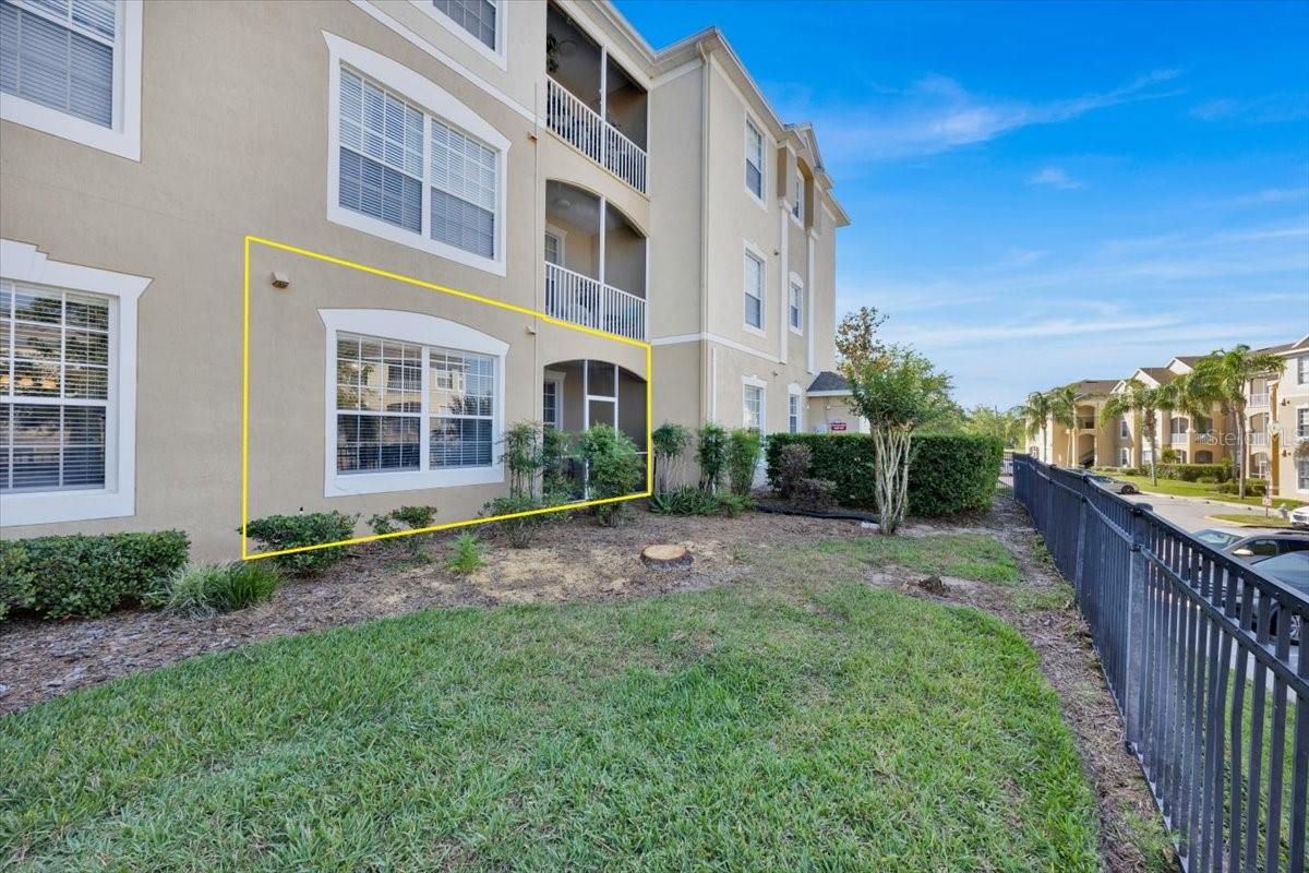 Image 20 of 26 For 8107 Coconut Palm Way 102