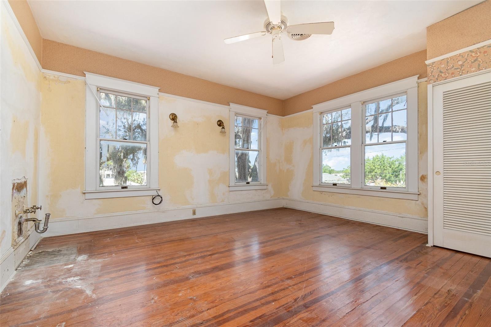 Image 12 of 46 For 406 Orange Avenue