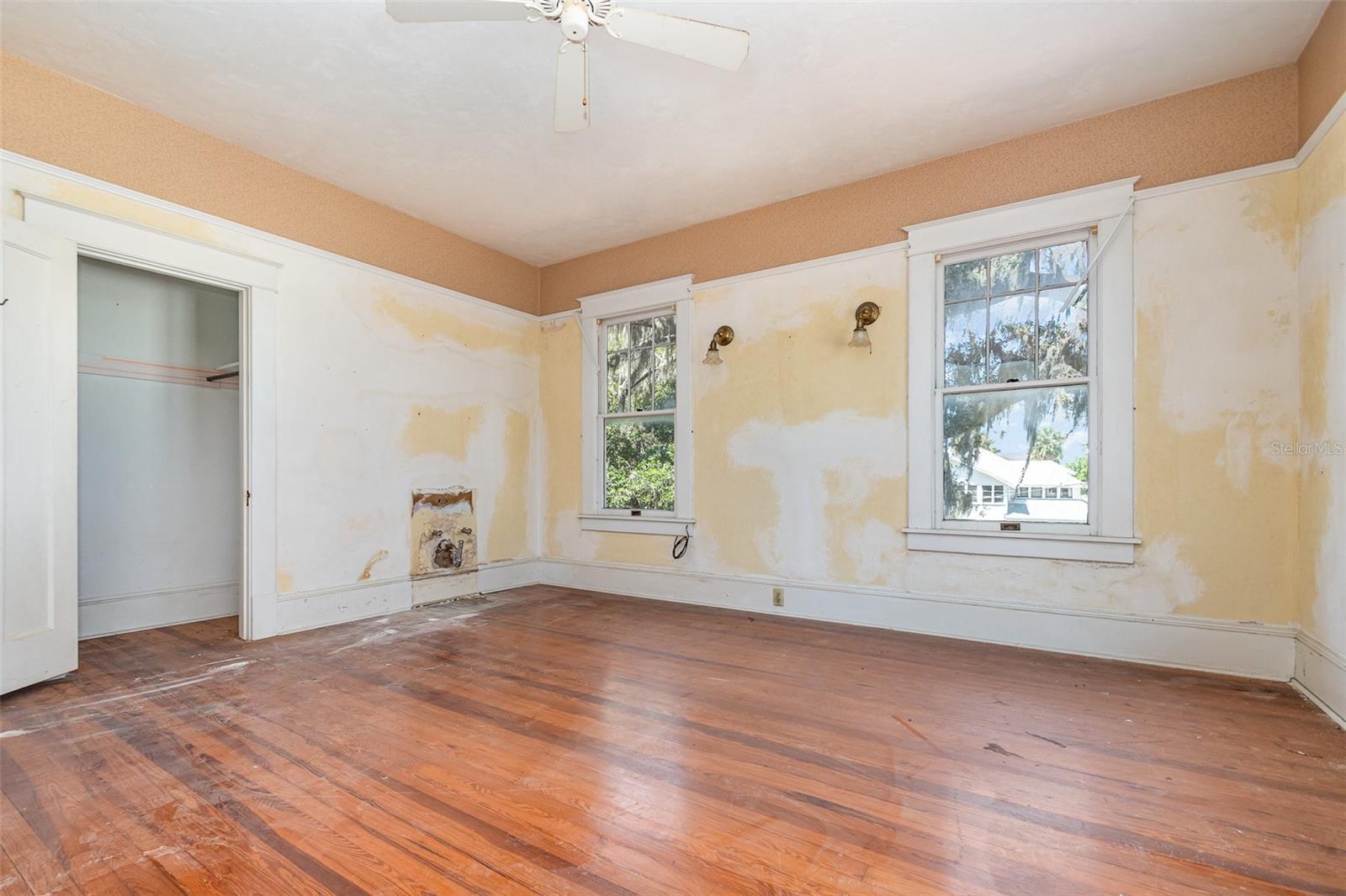 Image 13 of 46 For 406 Orange Avenue
