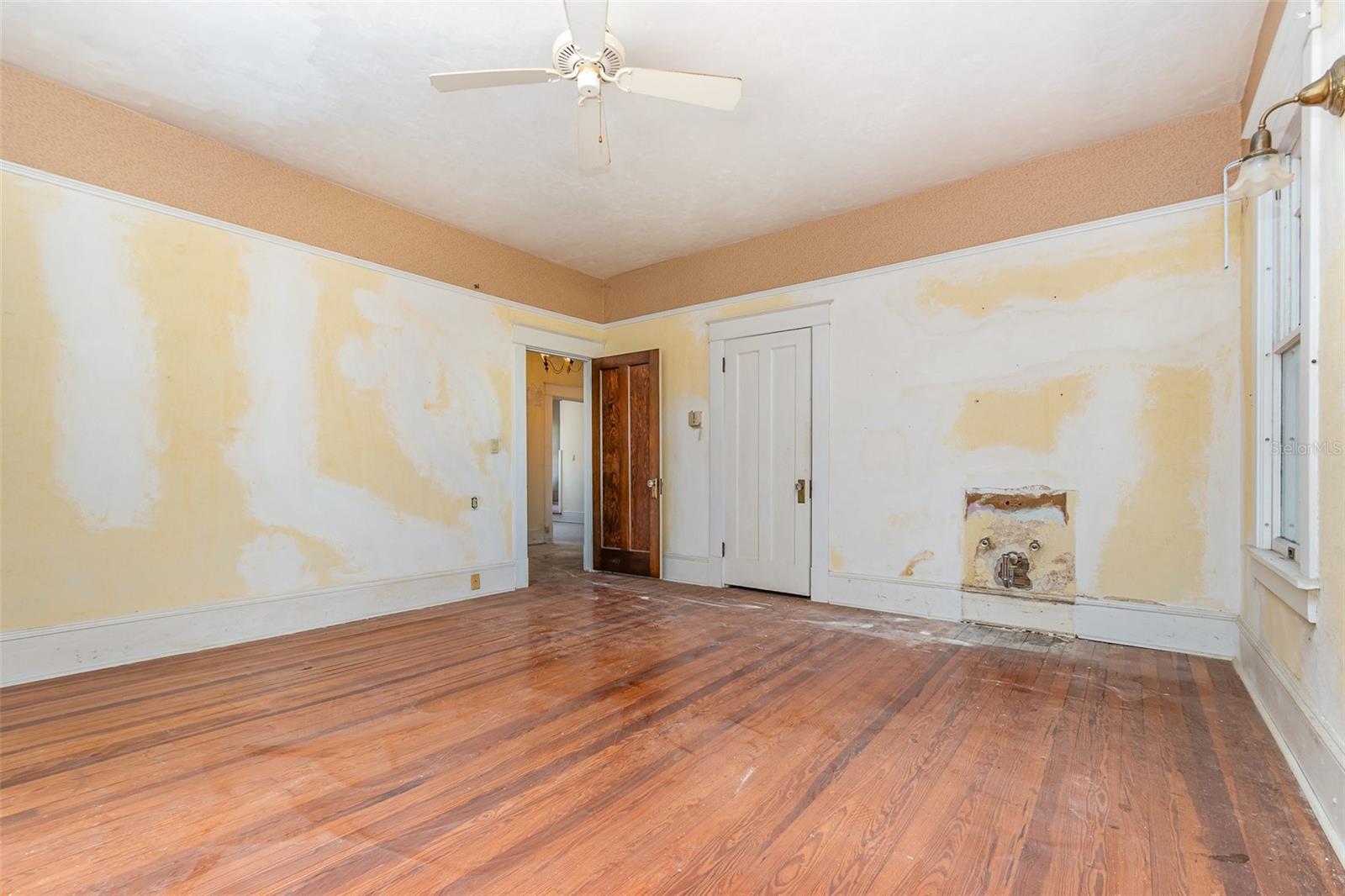 Image 15 of 46 For 406 Orange Avenue