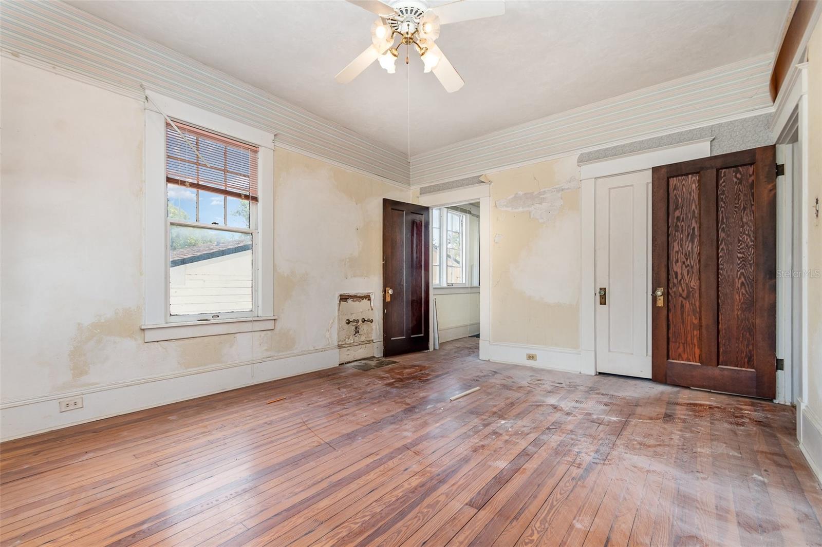 Image 18 of 46 For 406 Orange Avenue