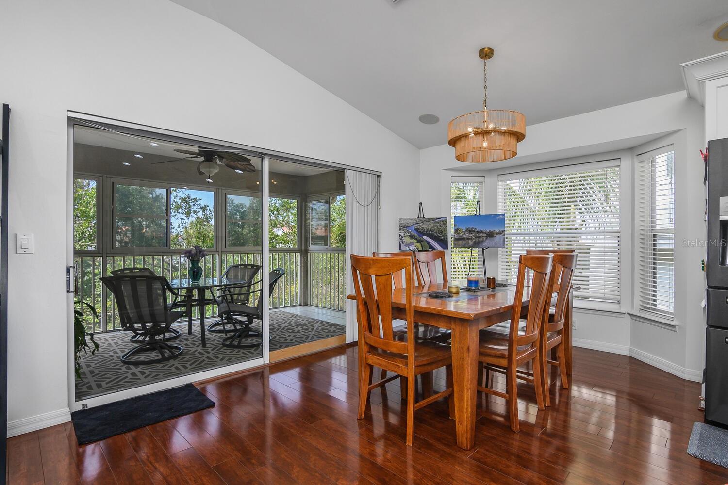 Image 10 of 50 For 7749 Victoria Cove Court