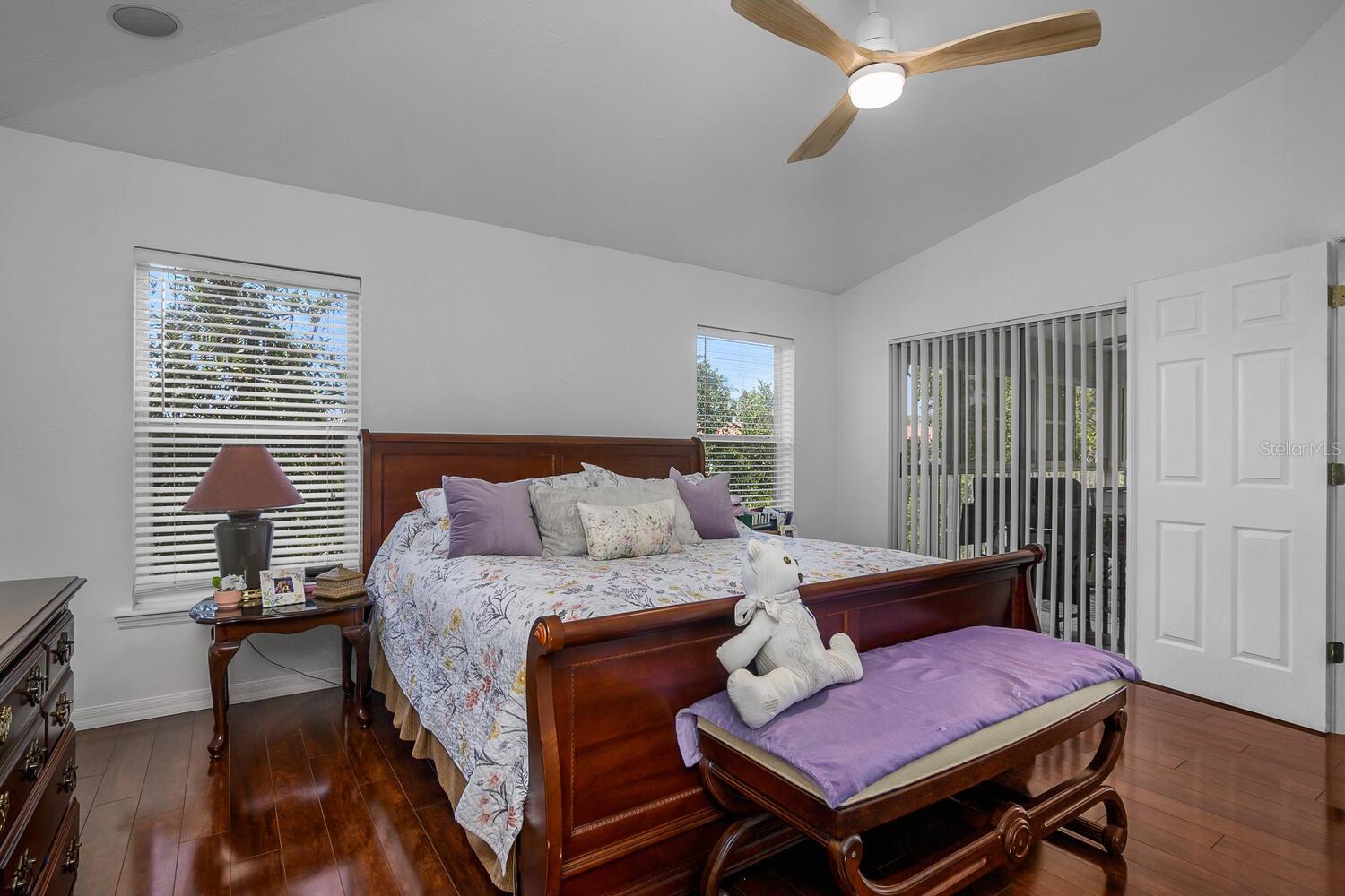 Image 14 of 50 For 7749 Victoria Cove Court