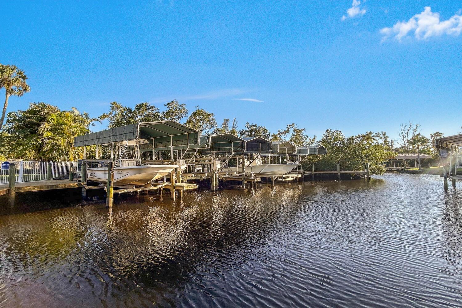 Image 39 of 50 For 7749 Victoria Cove Court