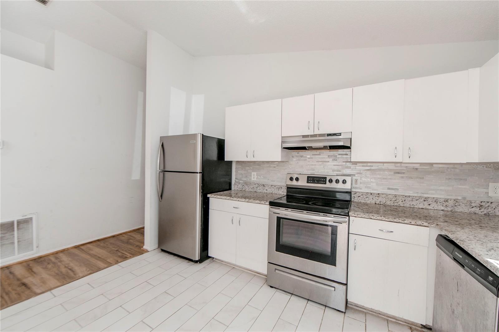 Image 10 of 31 For 1073 Hamlet Drive