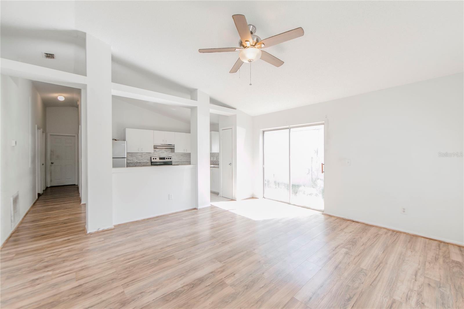 Image 4 of 31 For 1073 Hamlet Drive