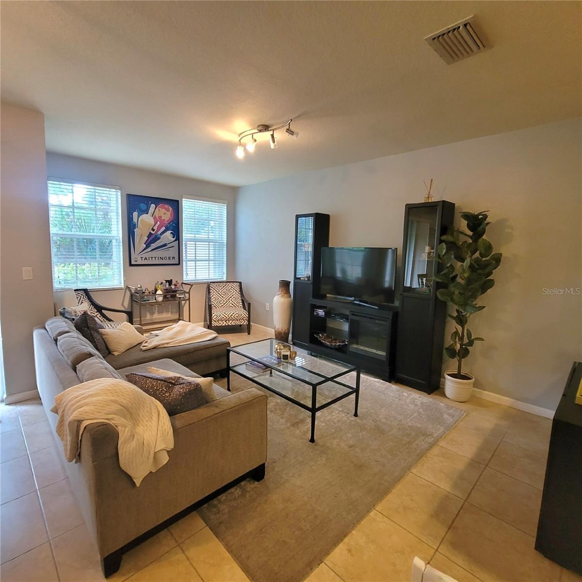 Image 4 of 80 For 294 Las Brisas Circle