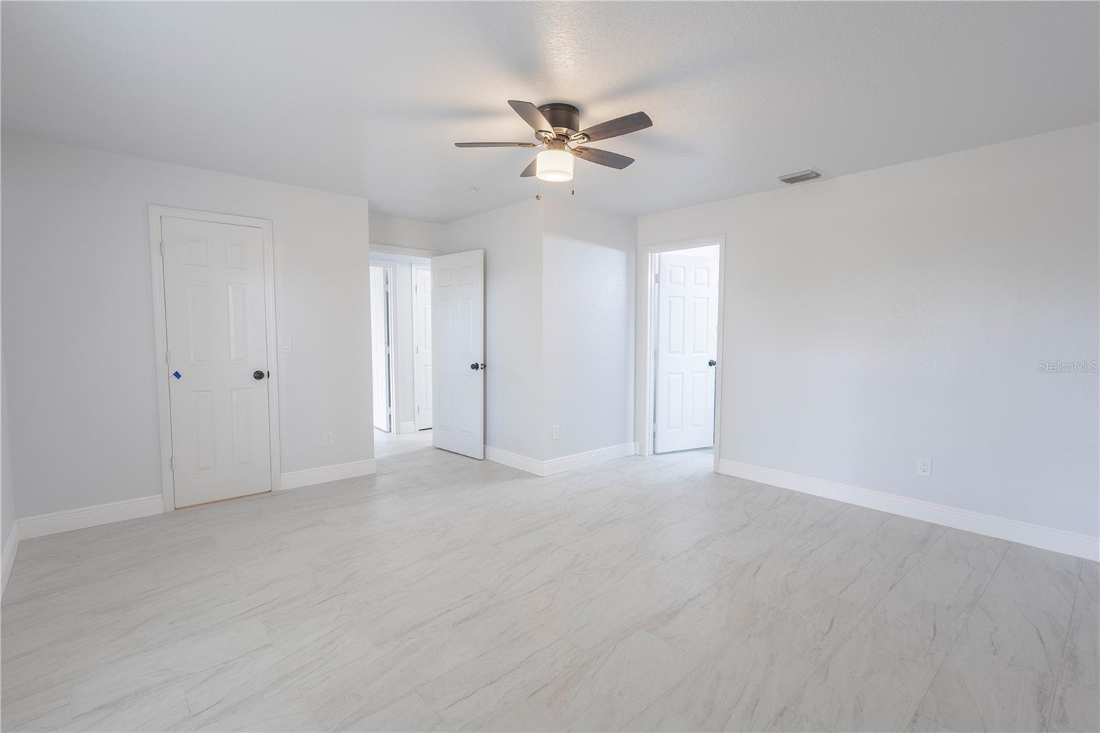Image 11 of 28 For 13 Observatory Drive