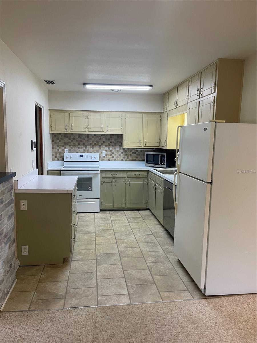 Image 4 of 9 For 275 Virginia Drive