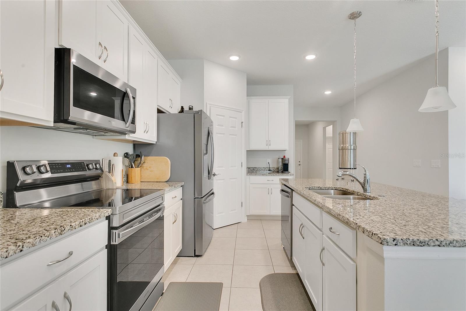 Image 9 of 38 For 2731 Rowan Street