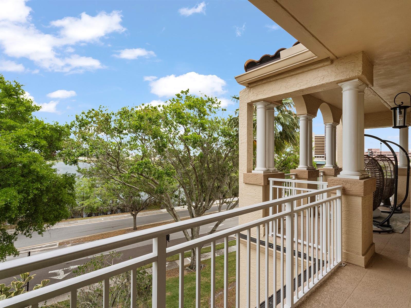 Image 25 of 34 For 1110 Ivanhoe Boulevard 15