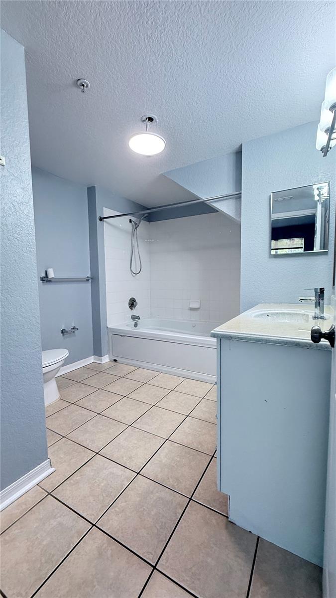 Image 7 of 11 For 4000 Venetian Bay Drive 101