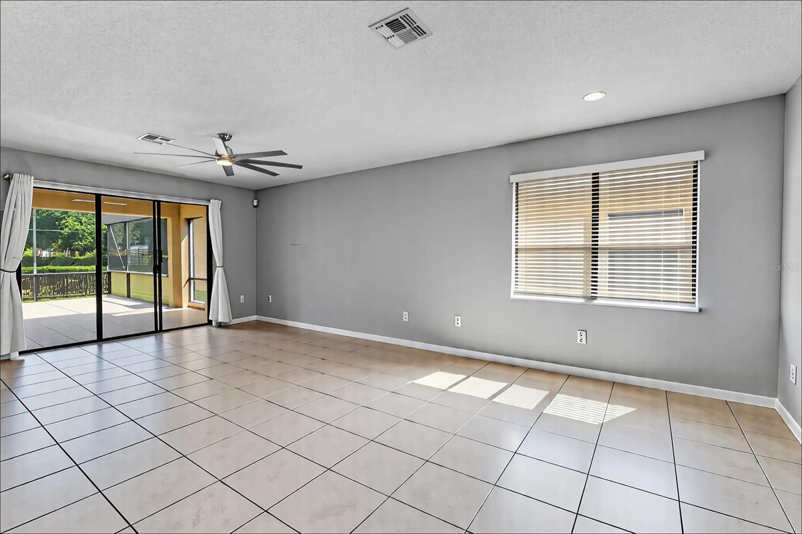Image 5 of 45 For 2142 Victoria Drive