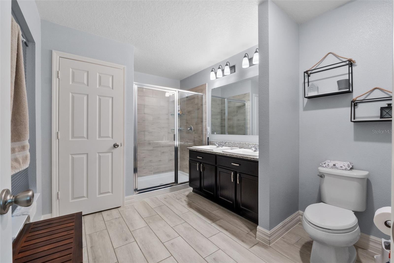 Image 16 of 38 For 1328 Pompay Drive