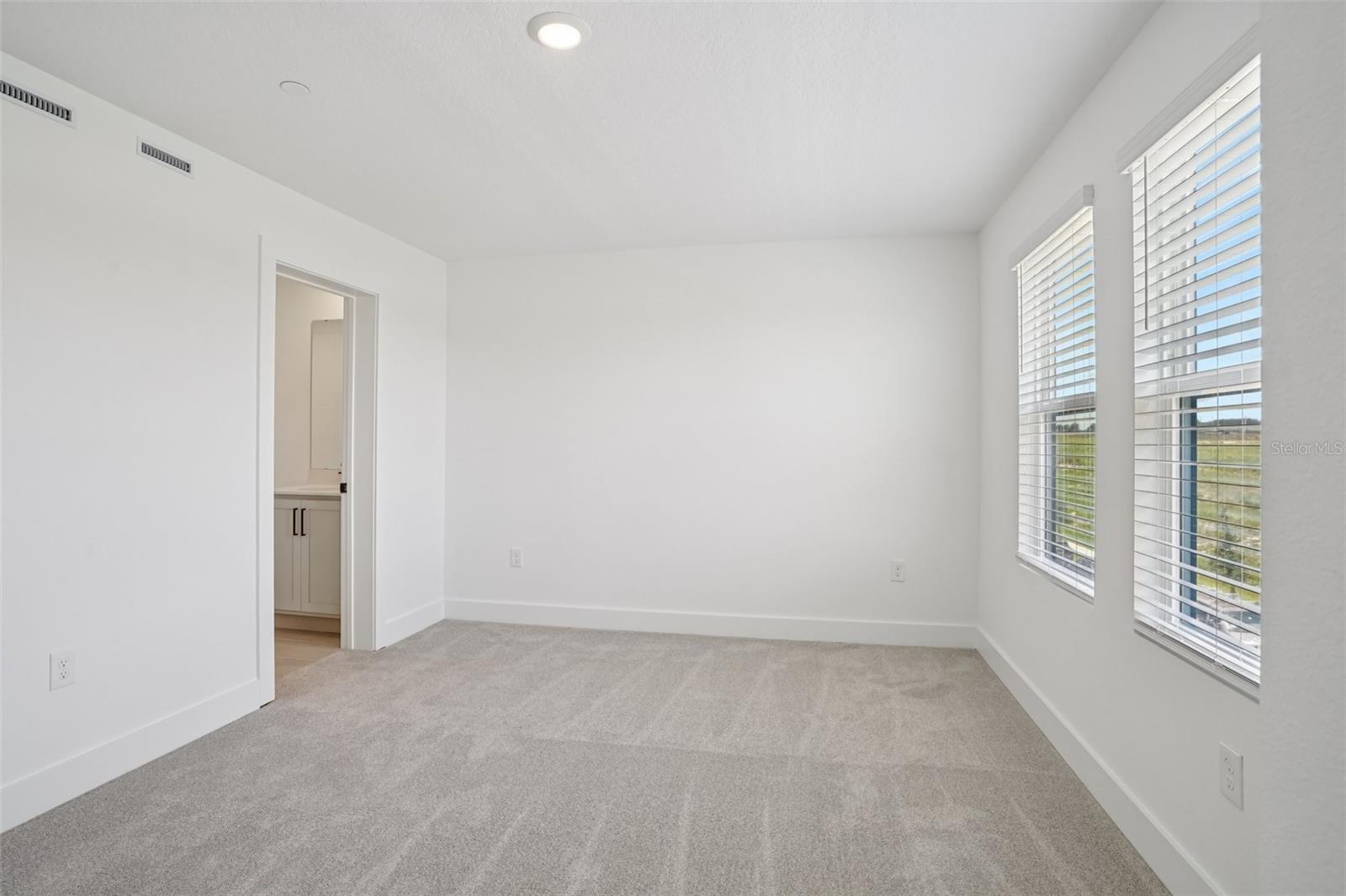 Image 34 of 41 For 15483 Hamlin Park Drive