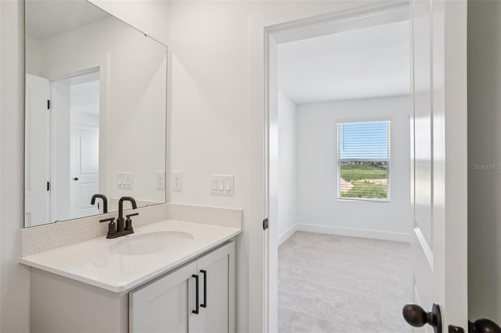 Image 36 of 41 For 15483 Hamlin Park Drive
