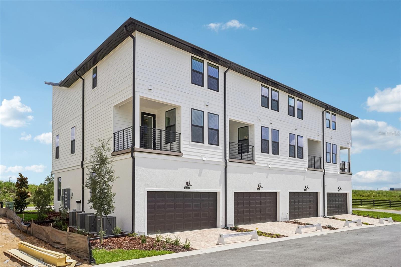 Image 39 of 41 For 15483 Hamlin Park Drive