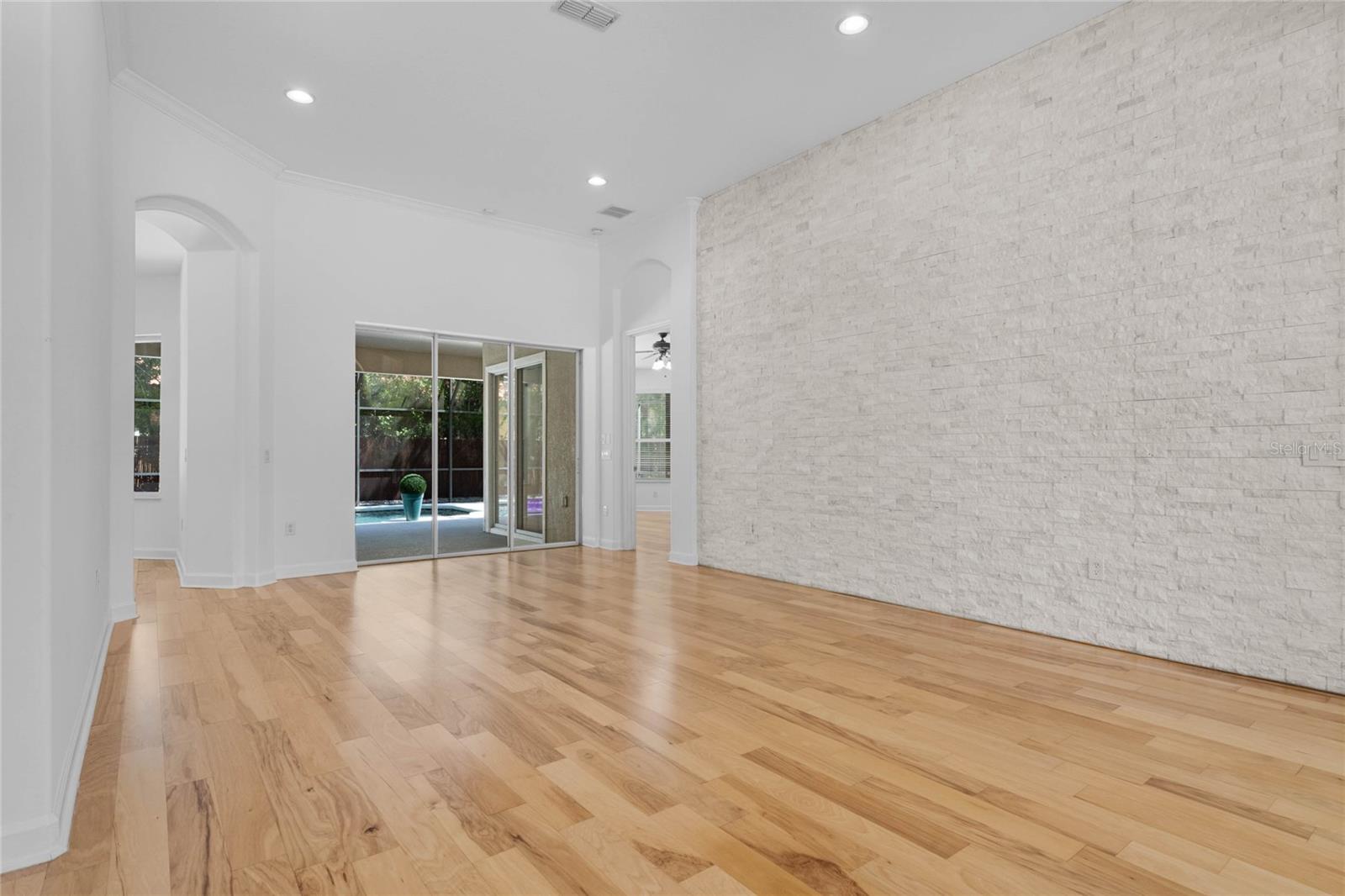 Image 10 of 75 For 1803 Glenbay Court