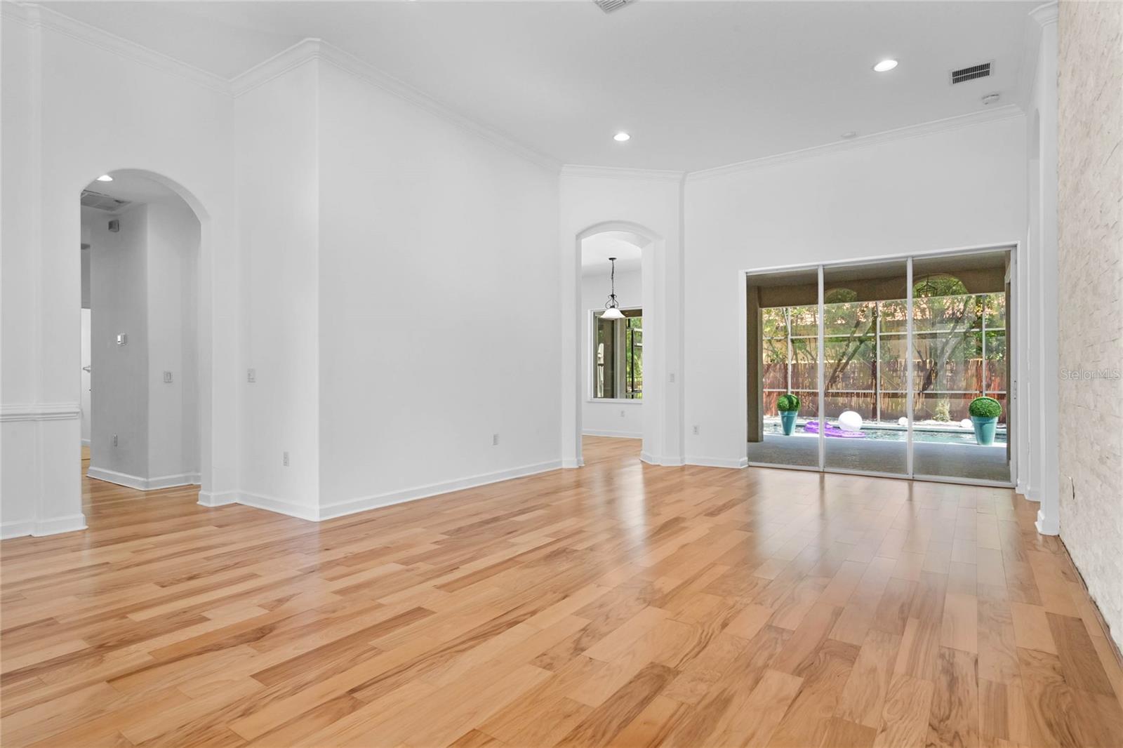 Image 12 of 75 For 1803 Glenbay Court