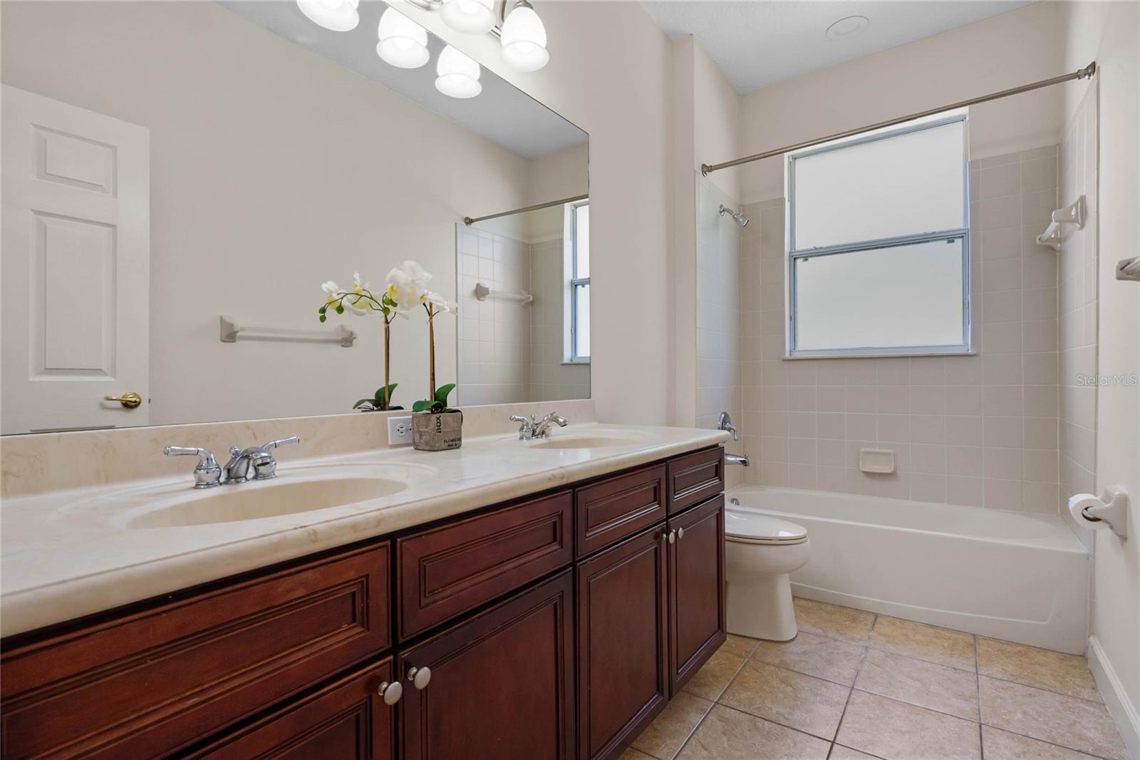 Image 42 of 75 For 1803 Glenbay Court