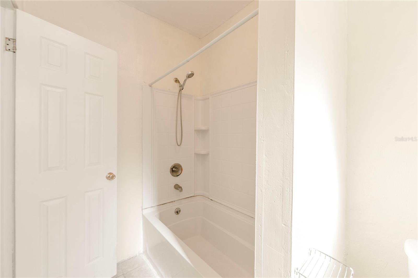 Image 21 of 32 For 611 Sanford Avenue