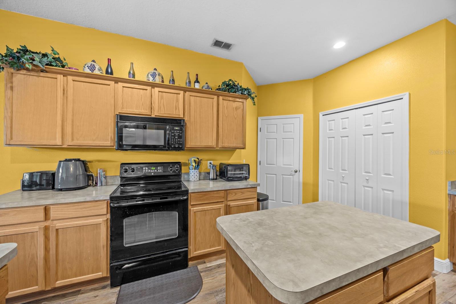 Image 10 of 38 For 235 Largovista Drive