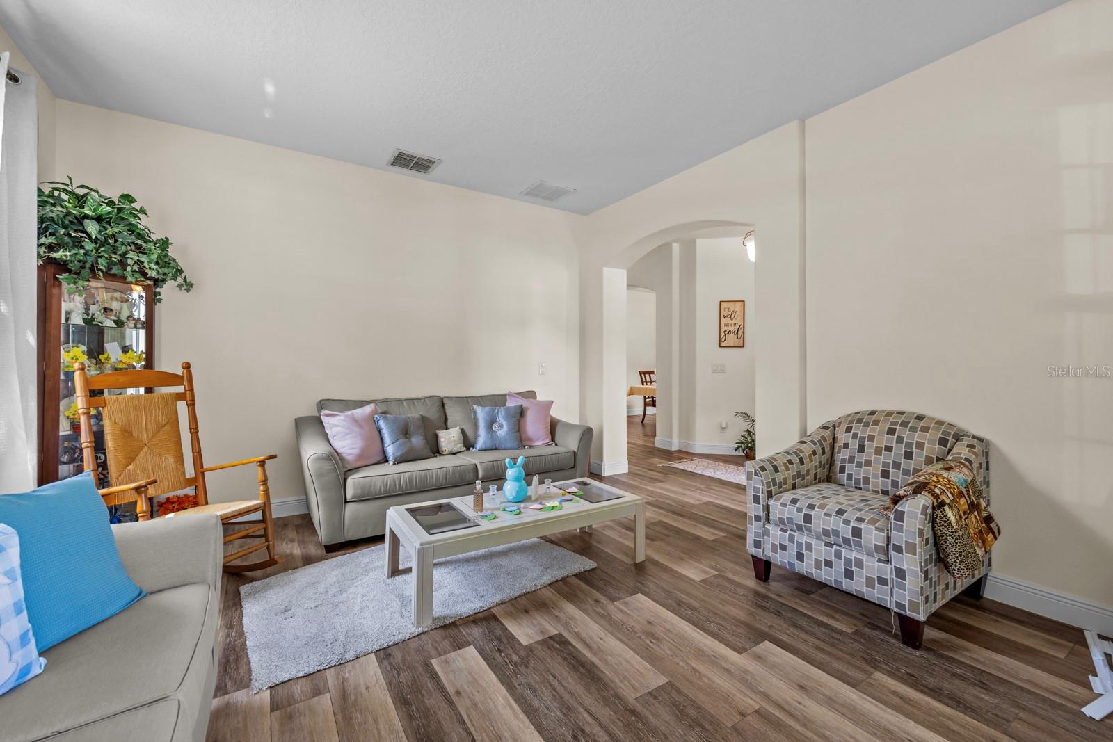 Image 14 of 38 For 235 Largovista Drive