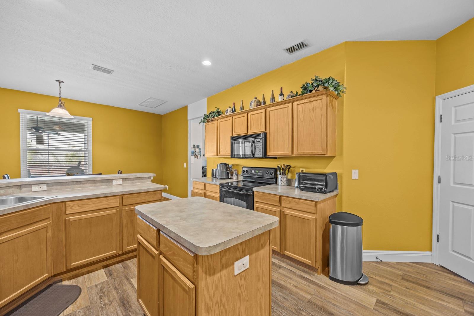 Image 9 of 38 For 235 Largovista Drive