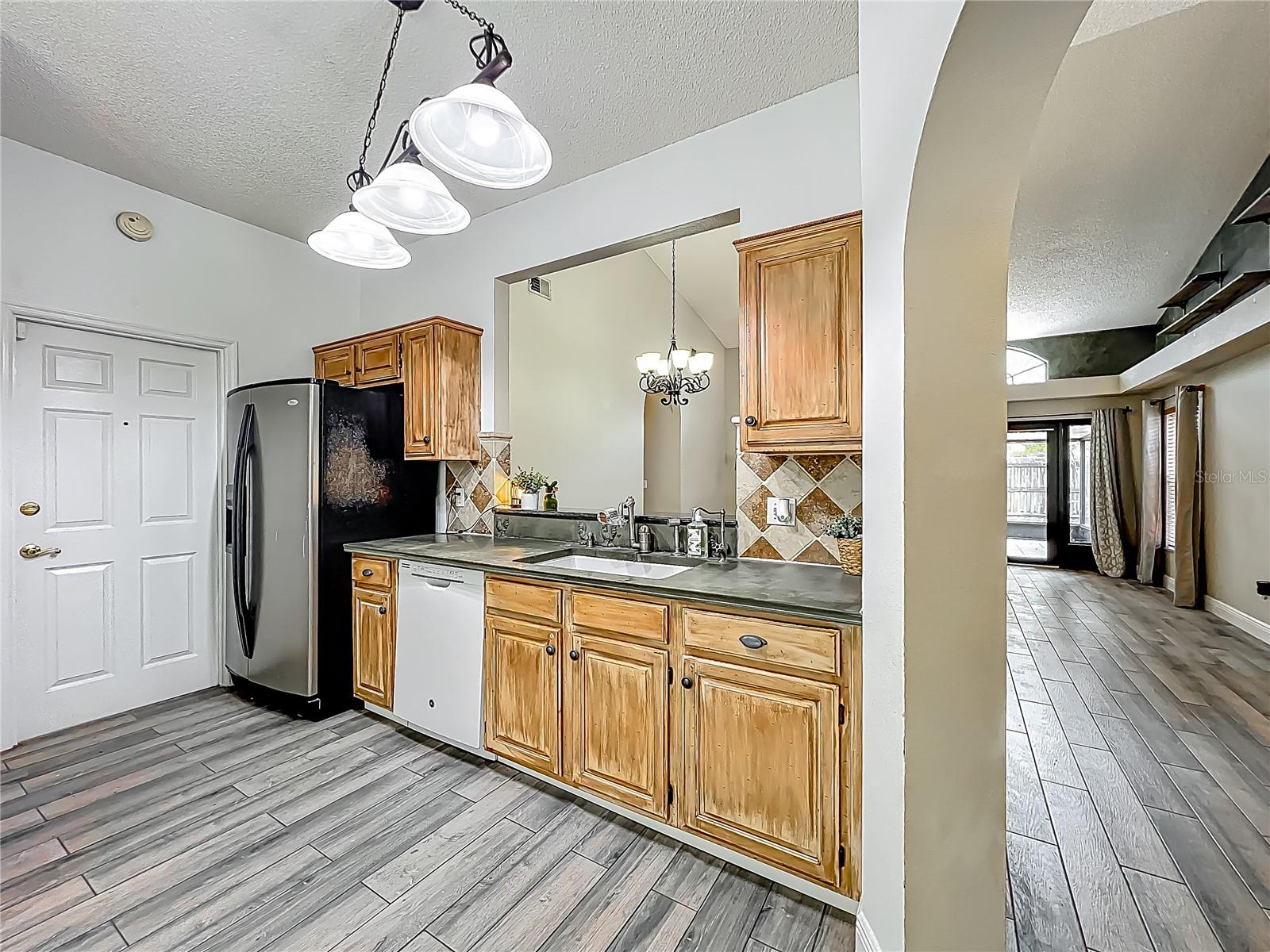 Image 13 of 70 For 998 Piedmont Oaks Drive