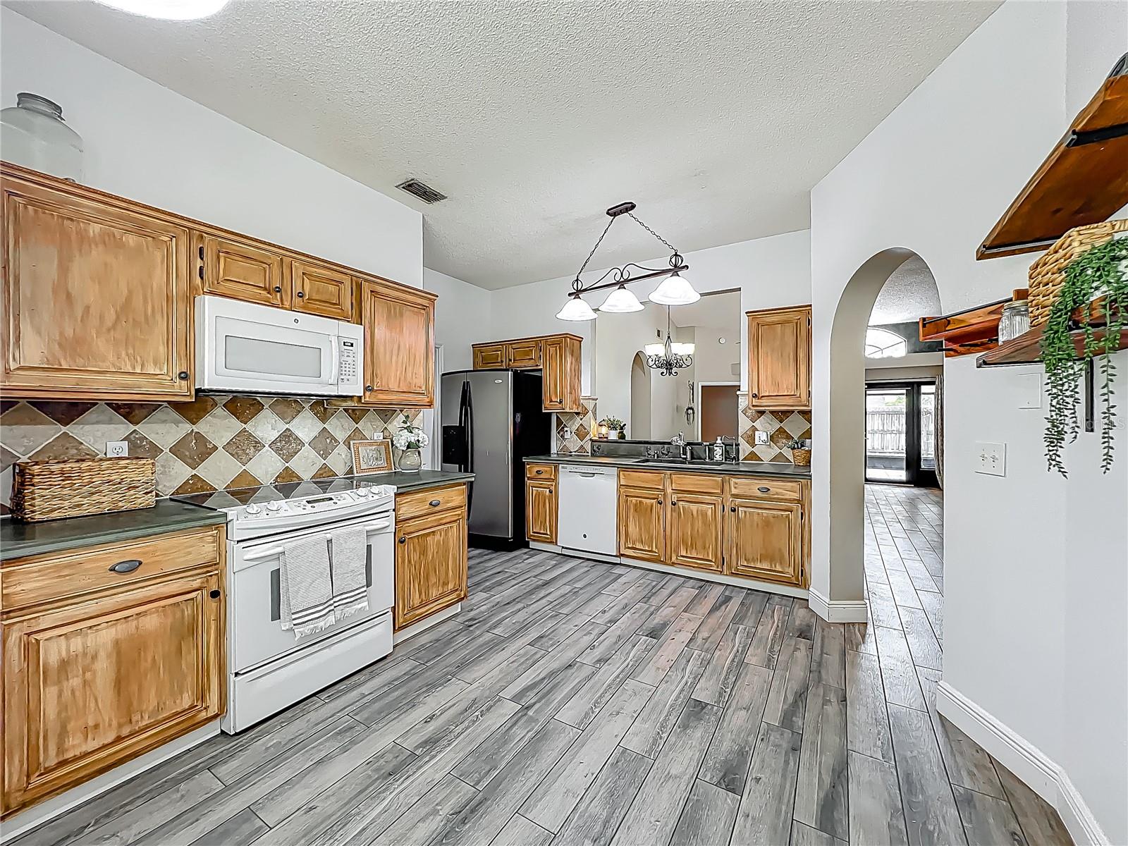 Image 16 of 70 For 998 Piedmont Oaks Drive