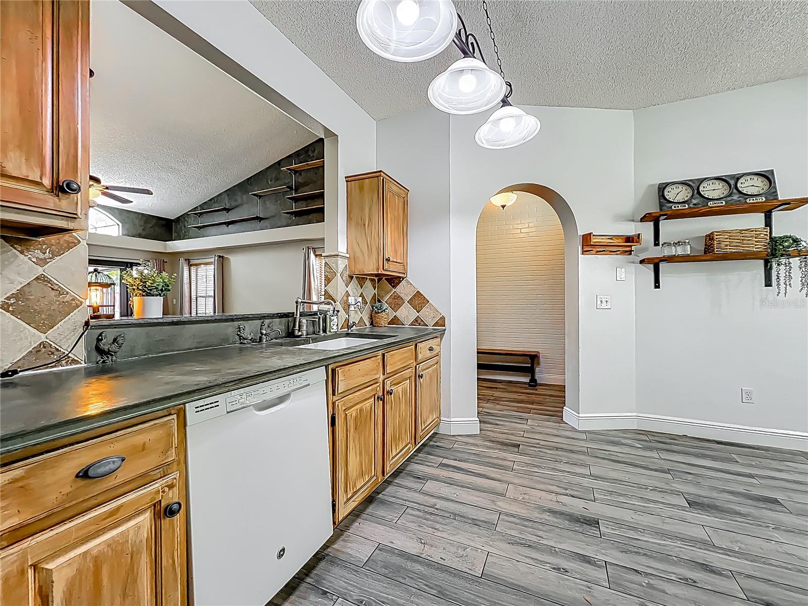 Image 23 of 70 For 998 Piedmont Oaks Drive