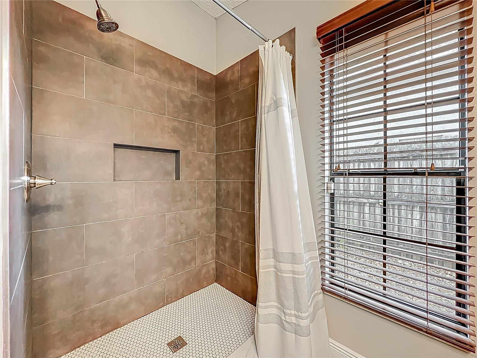 Image 45 of 70 For 998 Piedmont Oaks Drive