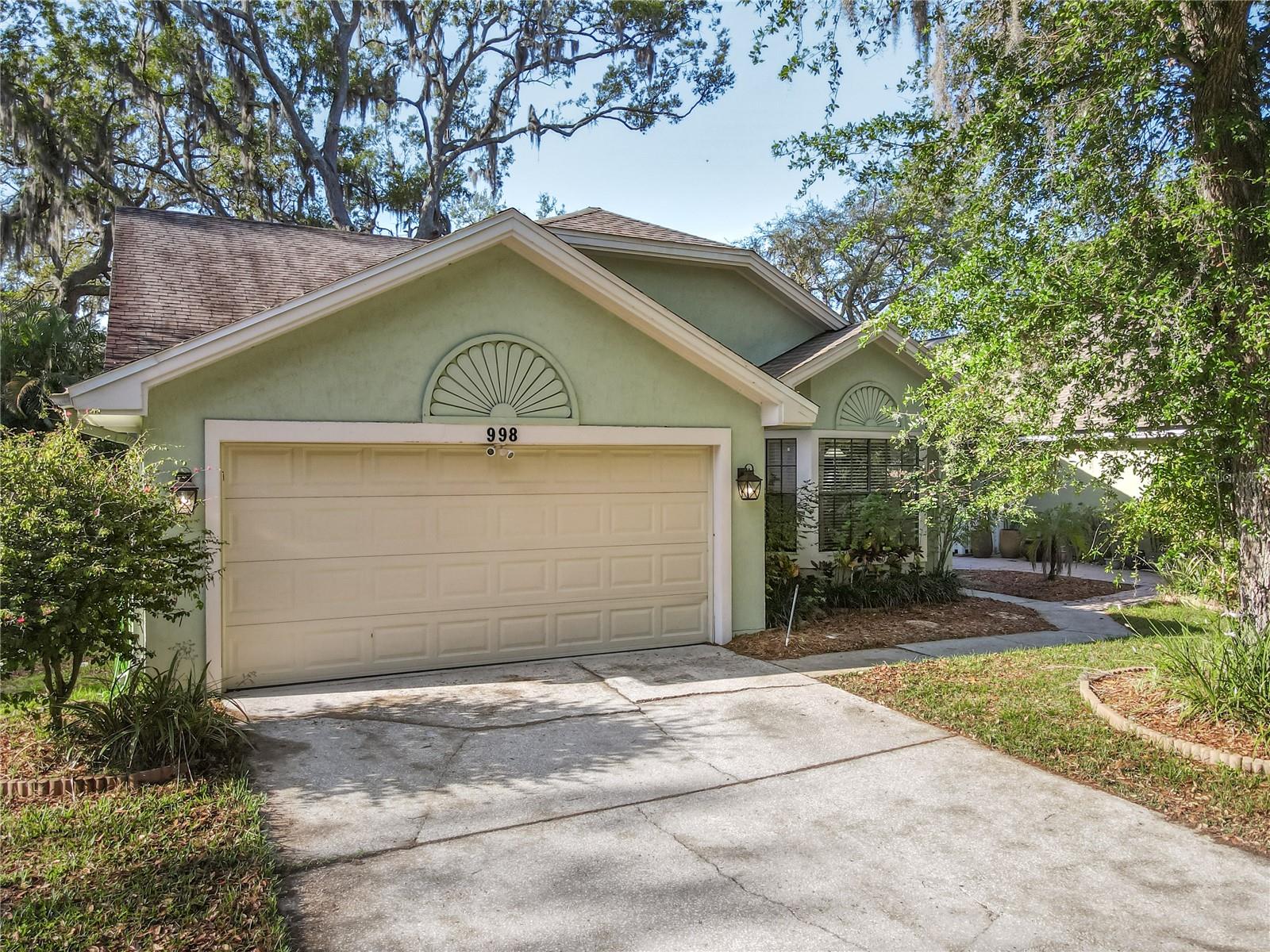Image 6 of 70 For 998 Piedmont Oaks Drive