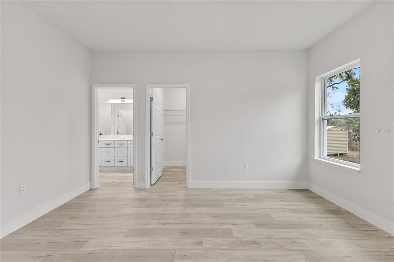 Image 21 of 40 For 8758 Circular Way