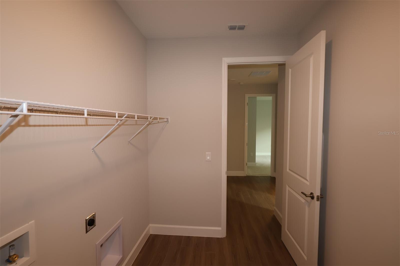 Image 31 of 51 For 2644 Ravencliffe Terrace