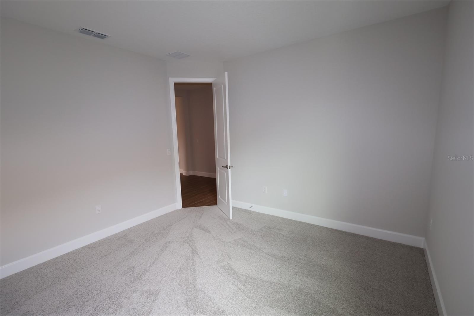 Image 34 of 51 For 2644 Ravencliffe Terrace