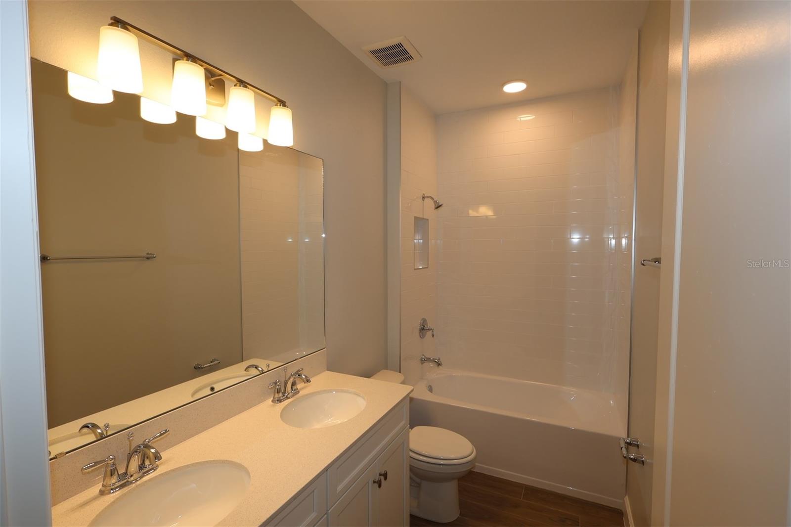 Image 36 of 51 For 2644 Ravencliffe Terrace