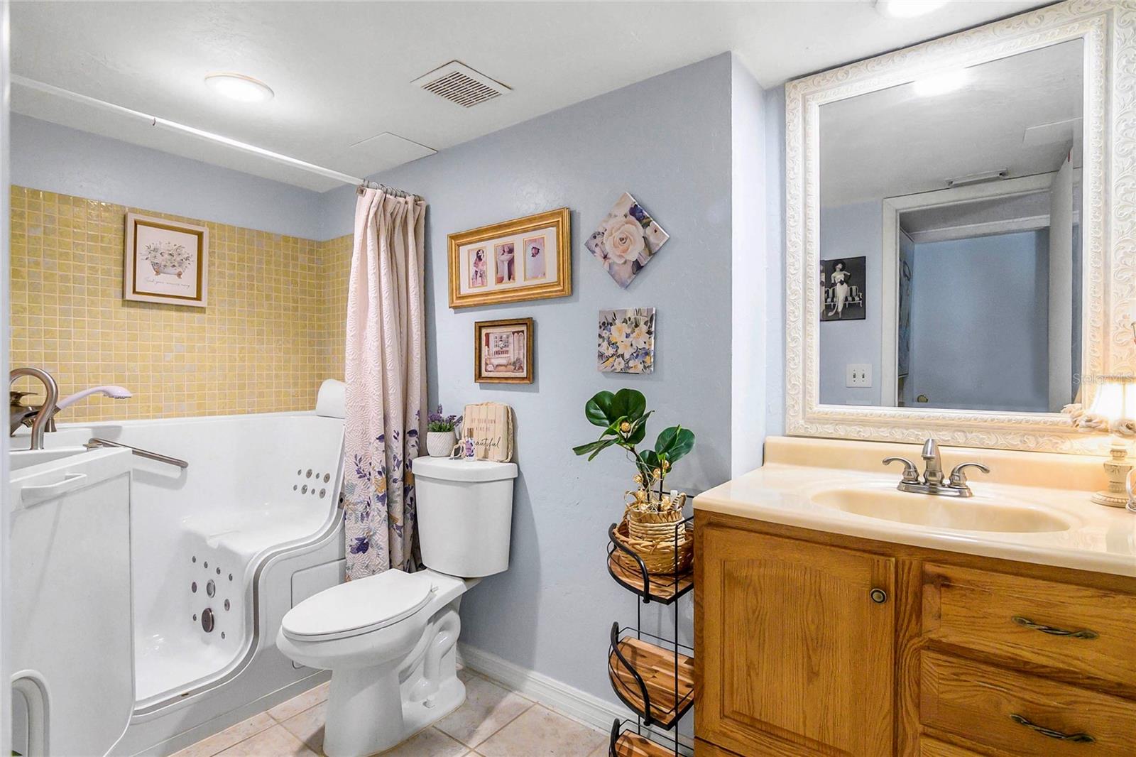Image 14 of 22 For 7400 College Parkway 5b