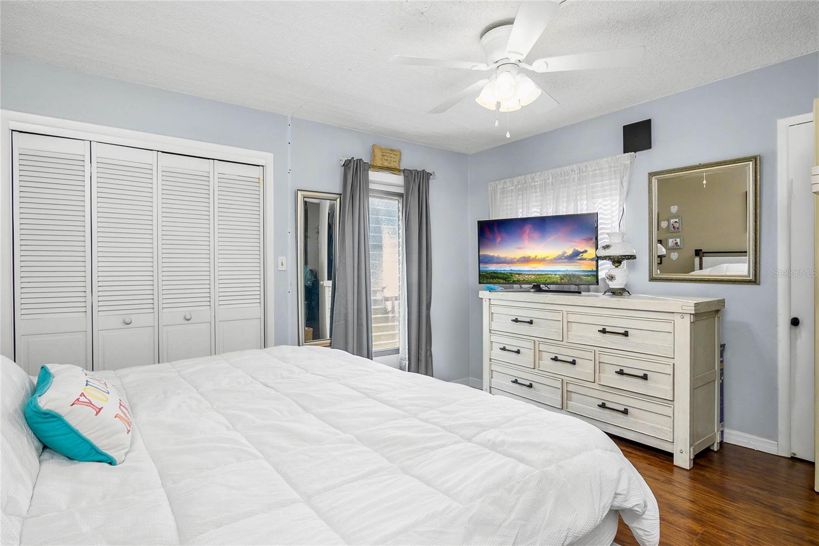 Image 9 of 22 For 7400 College Parkway 5b