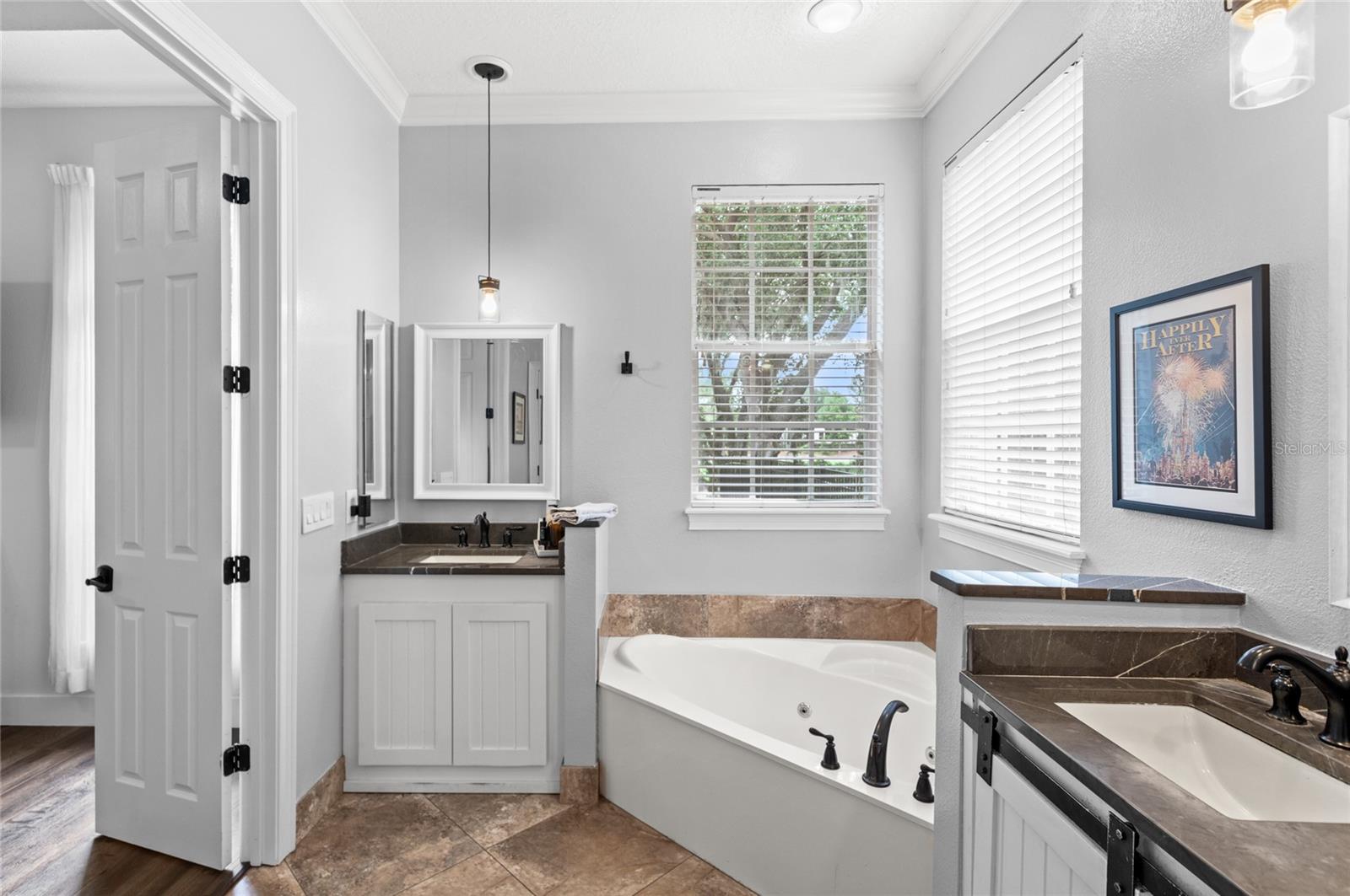 Image 18 of 39 For 6037 Caymus Loop